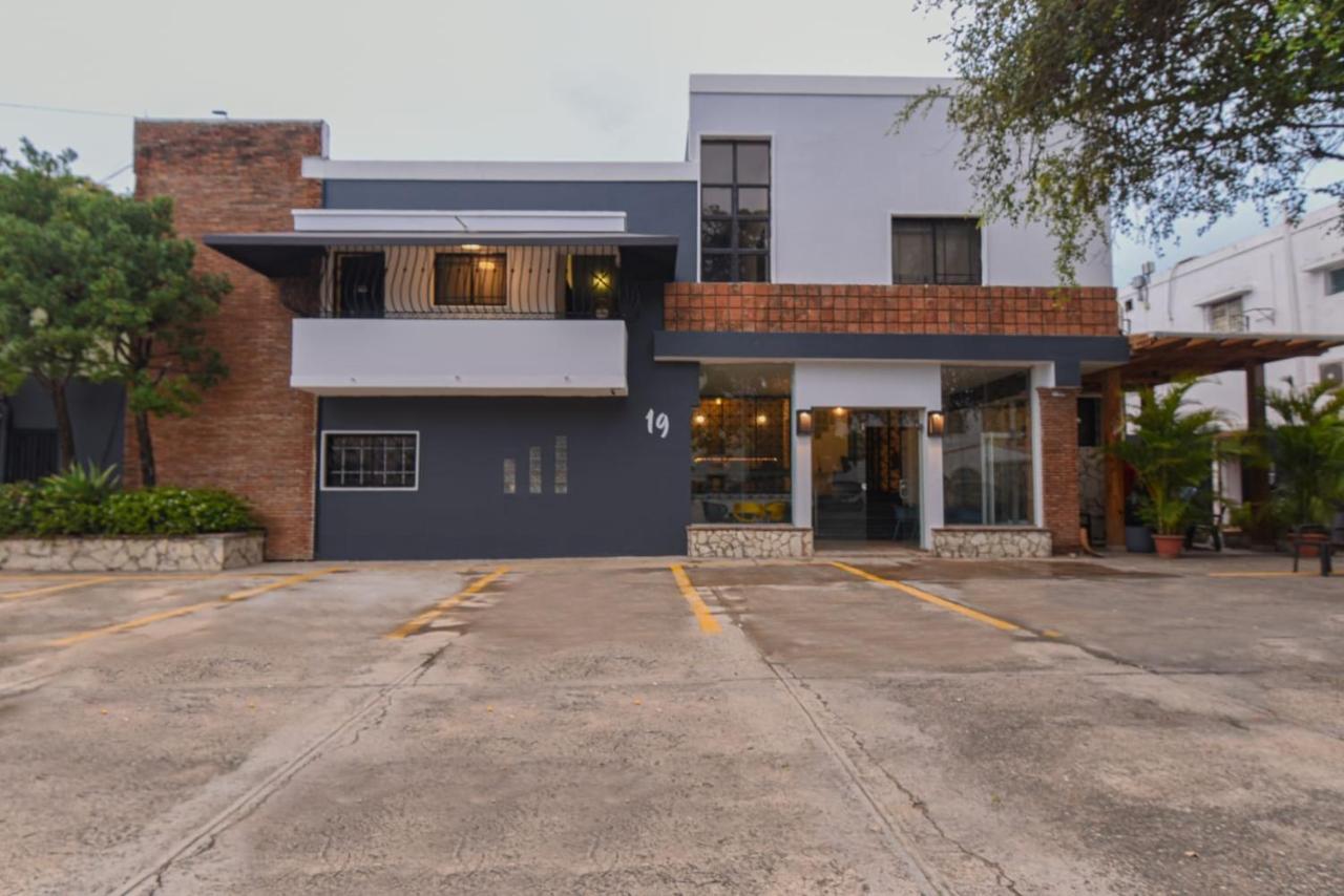 Ph 19 Guesthouse Hotel In Gazcue 聖多明哥 外观 照片