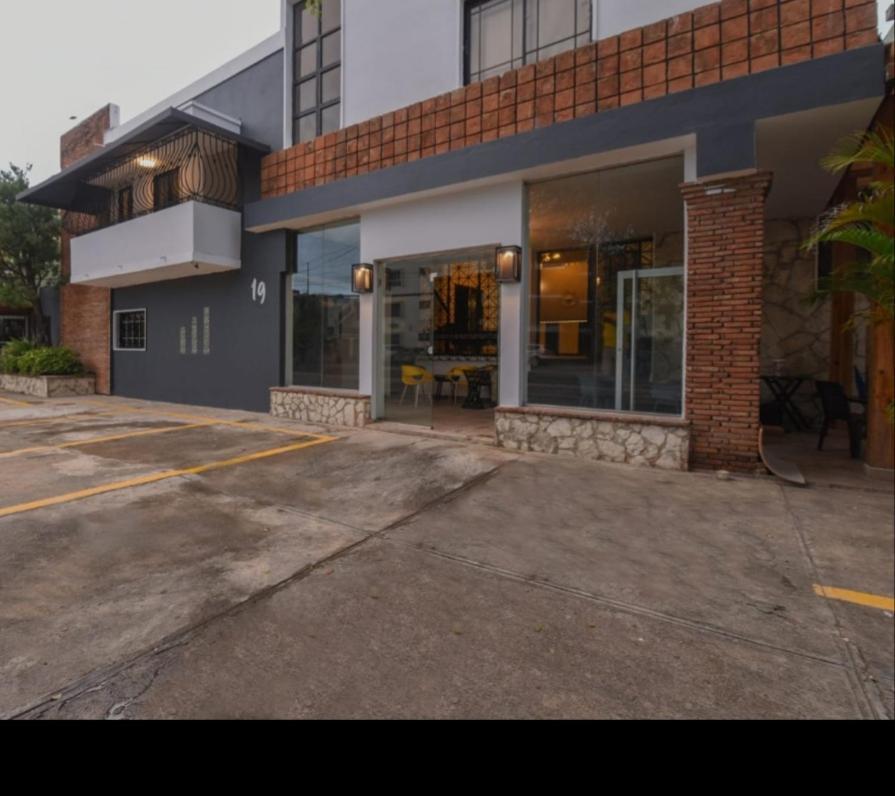 Ph 19 Guesthouse Hotel In Gazcue 聖多明哥 外观 照片
